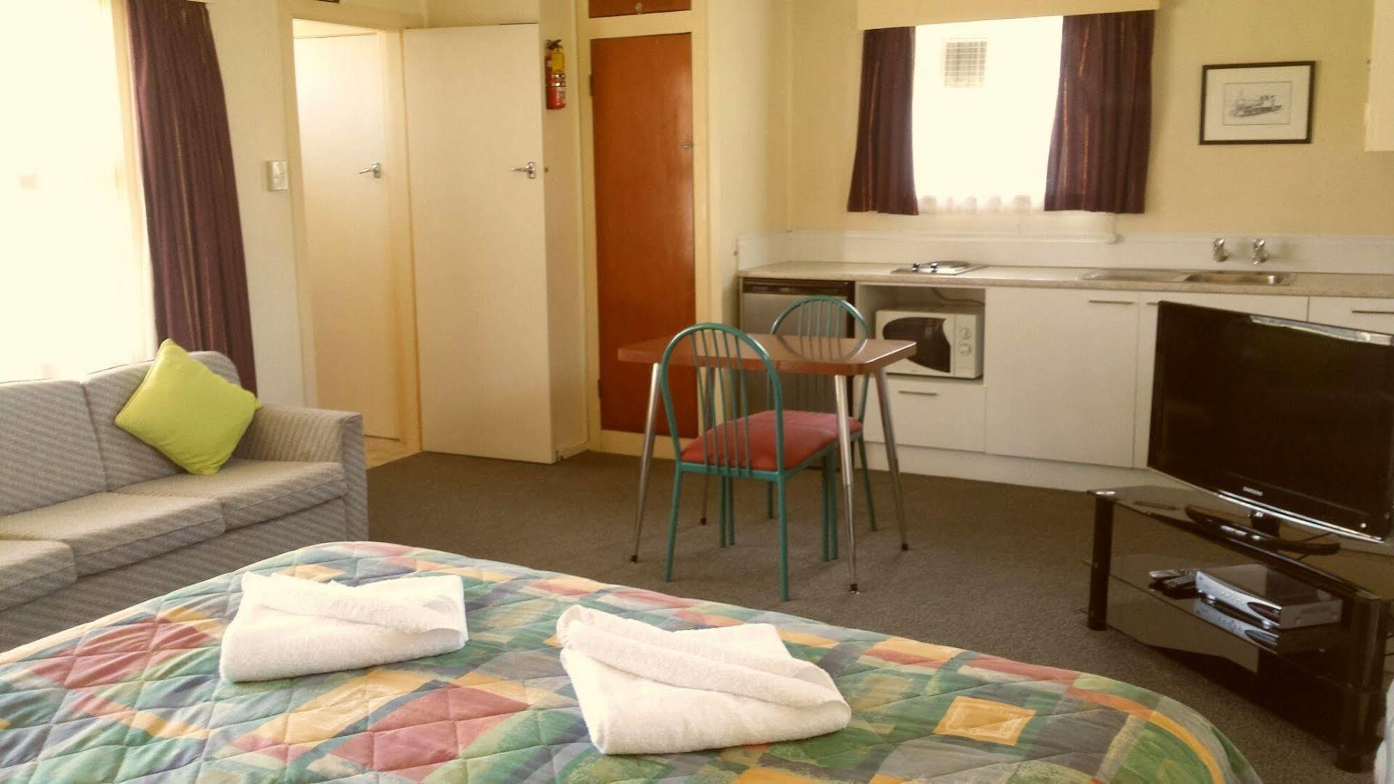 Lantern Court Motel Reefton Kültér fotó