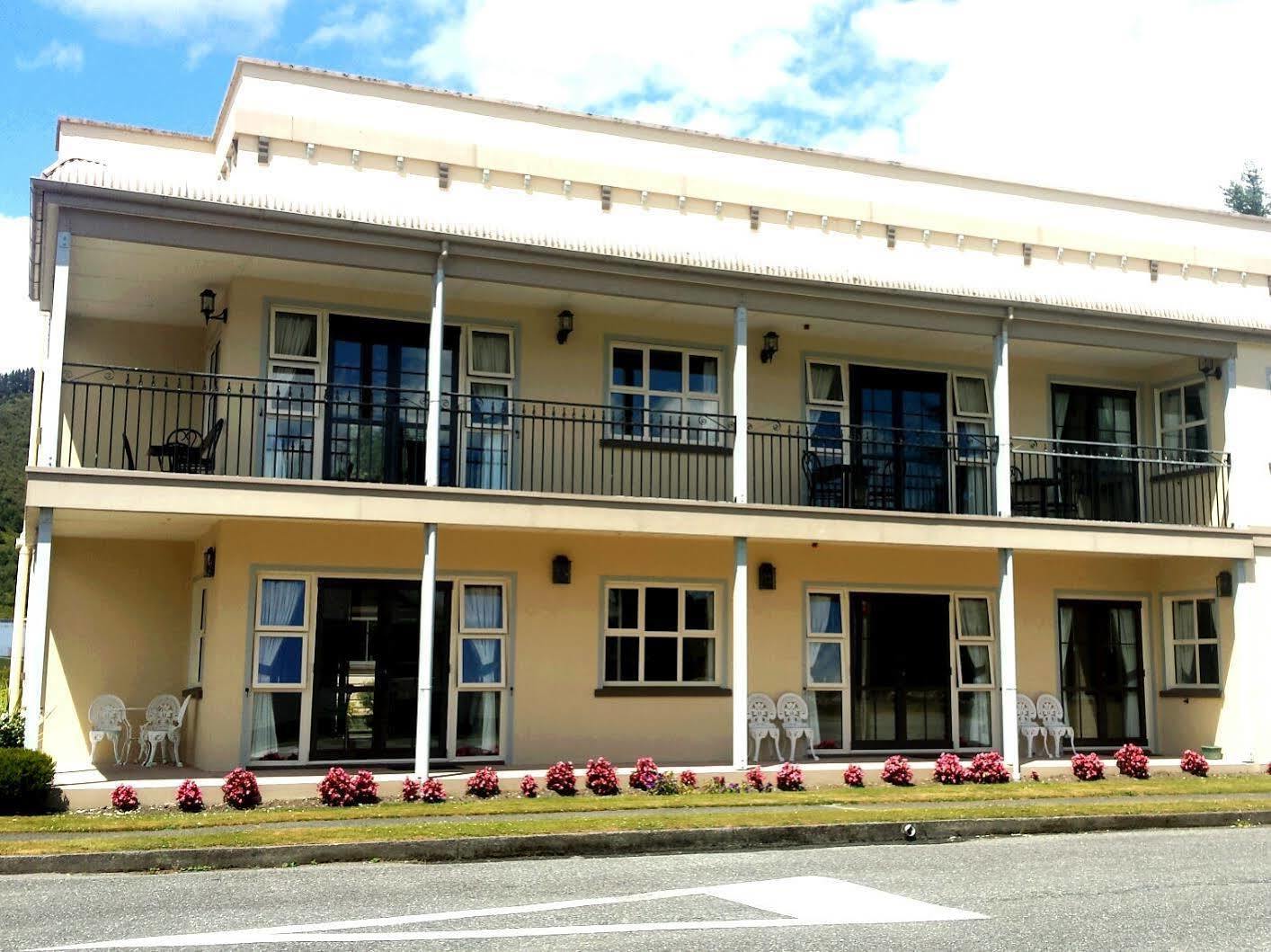 Lantern Court Motel Reefton Kültér fotó