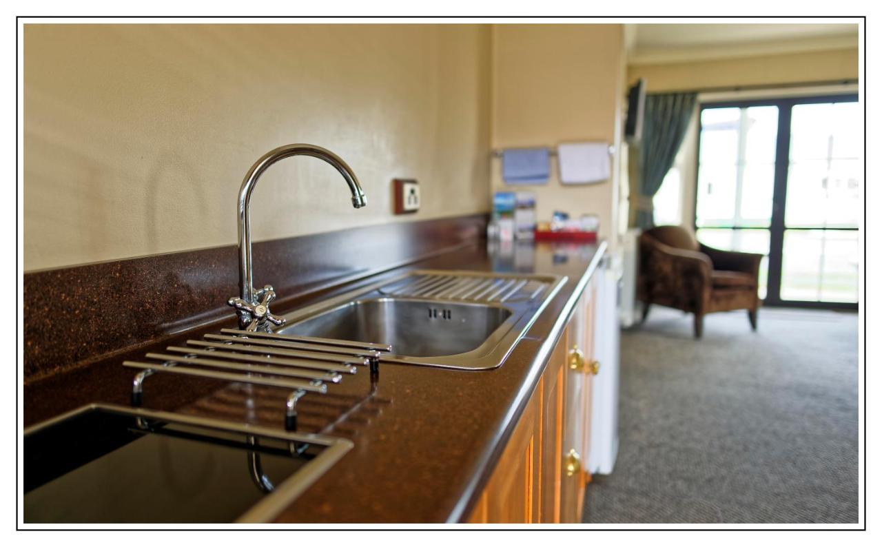 Lantern Court Motel Reefton Kültér fotó