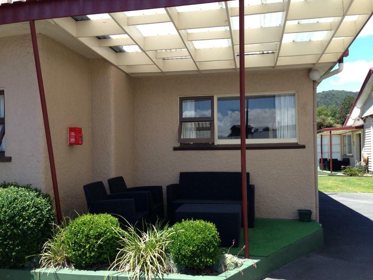 Lantern Court Motel Reefton Kültér fotó